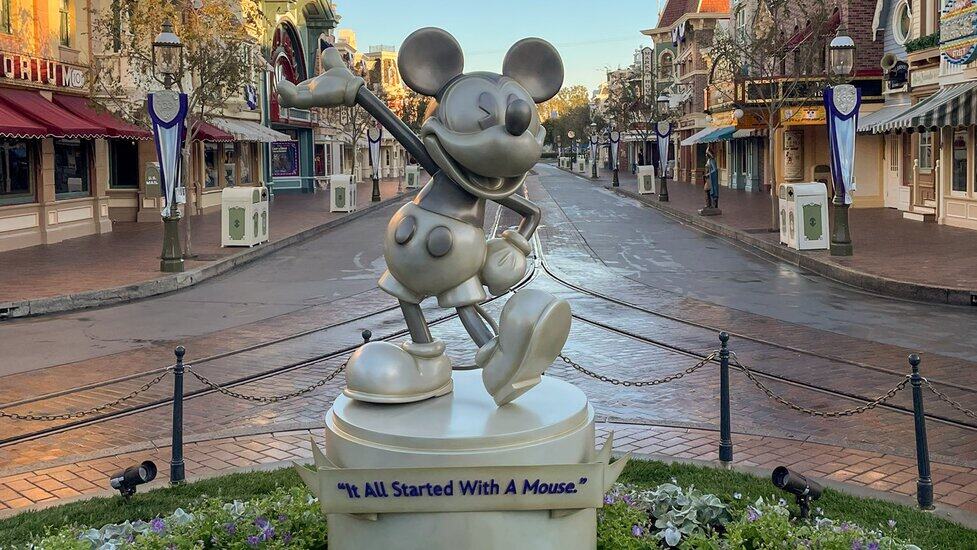 マーク・コート「SUNDAY IN THE PARK WITH MICKEY」 Disney100 Centerpiece Mickey Mouse Statue Incorrectly Quotes